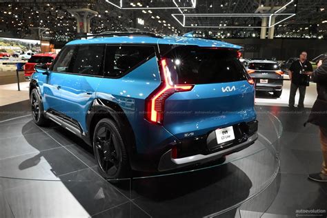 Made-in-USA Kia EV9 Debuts in New York With Up to 300 Miles of Range - autoevolution