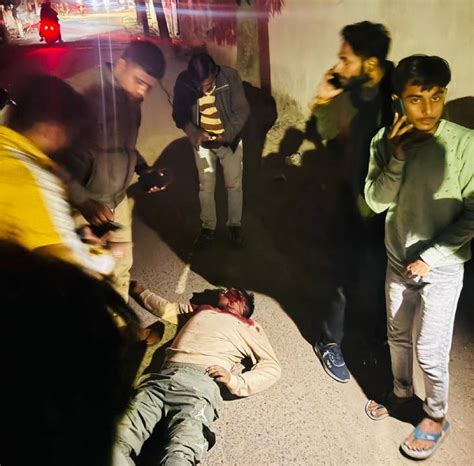 Lucknow recovery agent fatally attacked with glass bottle Suspects loot ...