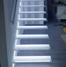 illuminazione scale a led illuminare le scale con le a led ecco 20 idee design illuminazione scale a led illuminare le scale con le a led ecco 20 idee design