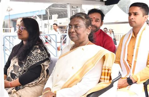Droupadi Murmu In Tirumala: శ్రీవారి సేవలో రాష్ట్రపతి ద్రౌపది ముర్ము ...