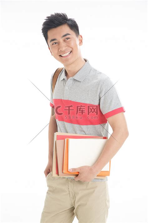 一个年轻的大学男生高清摄影大图-千库网