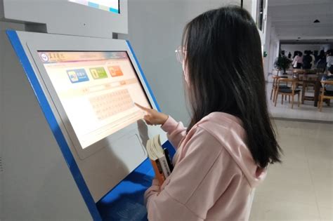 自助机上新啦！北京大学学生自助注册机试点运行
