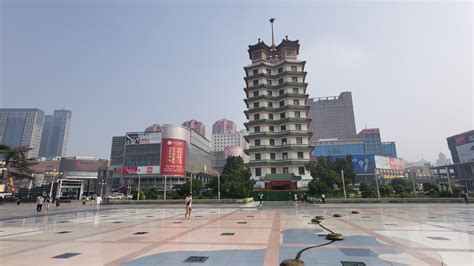 【携程攻略】郑州二七纪念塔景点,1、位于河南省郑州市二七区解放路二七广场上的二七纪念塔，全称郑州…
