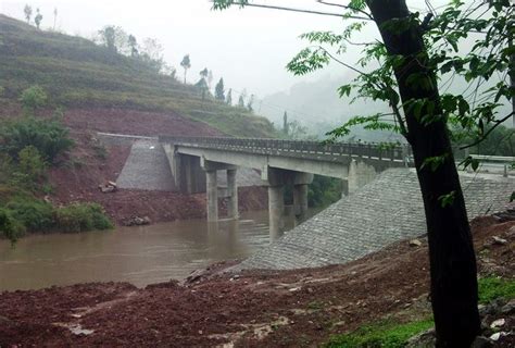 今年洪水有点大，武汉已到警戒水位，三峡大坝有何防洪作用_腾讯新闻
