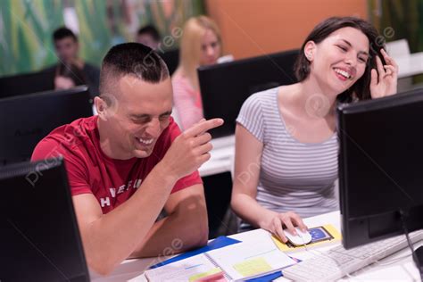 Computer Lab Students 的图像结果