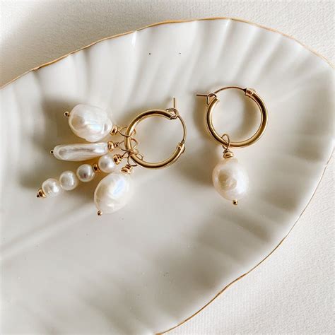 Mismatched Pearl Earrings Set - Ghita in 2024 | Pearl earring set ...