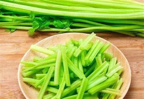 尿酸高是什么引起的 尿酸高吃什么食物好_蔬菜知识_做法,功效与作用,营养价值z.xiziwang.net