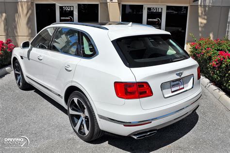 2020 Bentley Bentayga V8! WHITE/WHITE! MULLINER SPEC! TOURING SPEC! CITY SPEC! $217K MSRP! Stock ...