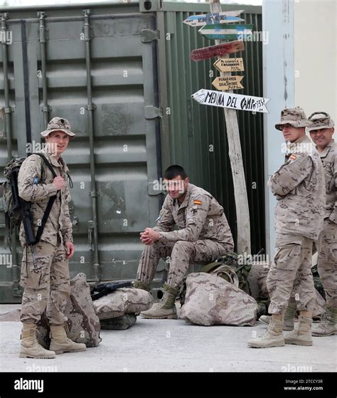 Afghanistan, 04/28/2013. Delivery of weapons to the first Spanish ...