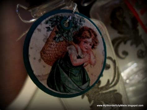 Using Embossing Powder On Glass 的图像结果