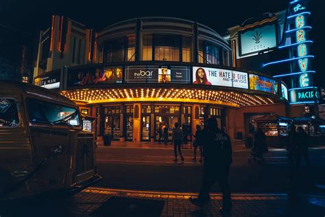 Day 13 - The Grove LA > Cathy and Brea On The Go