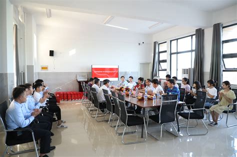 我校赴宁陵县看望在当地就业的2020届毕业生-河南大学新闻网