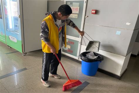 清扫教学楼卫生活动成功举行-地球科学与技术学院