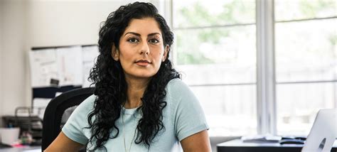Supply Chain Analyst Salary: 2024 Guide | Coursera