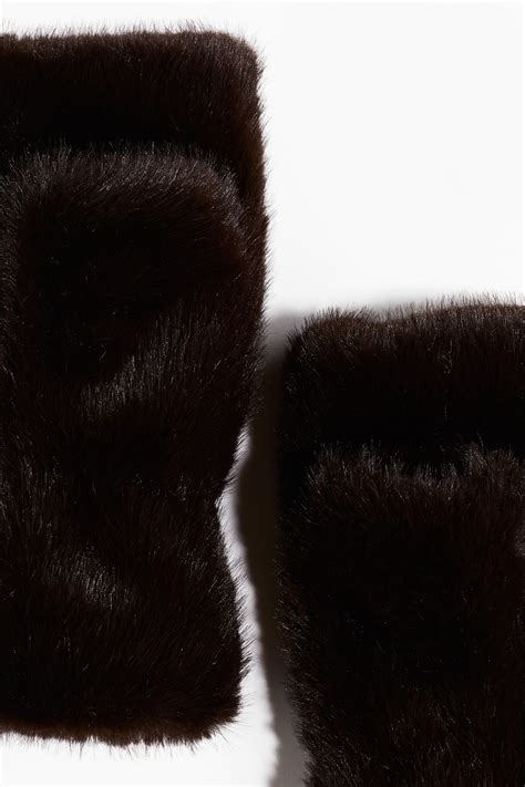 Fluffy fingerless gloves - Dark brown - Ladies | H&M IN