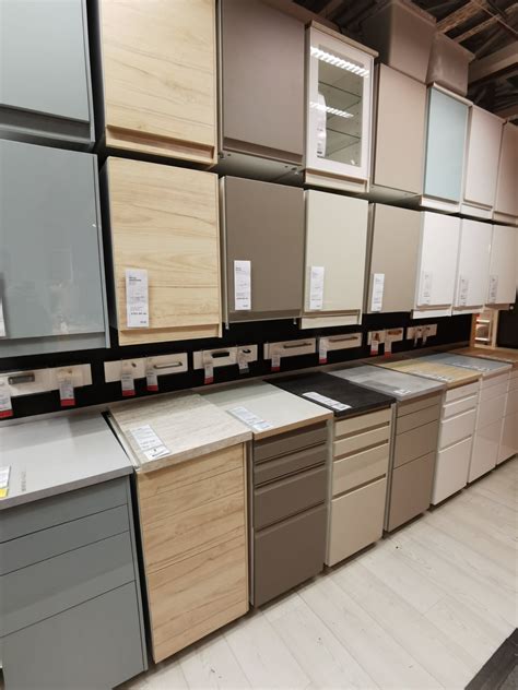 Best IKEA Floor Mirrors Compared – IKORNNES, KNAPPER and KARMSUND