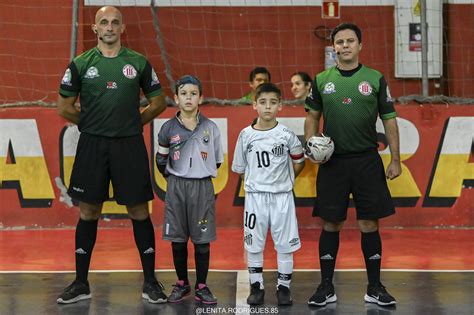 Equipe sub-9 de futsal do Santos FC conquista a Copa Expresso/ANE - Santos Futebol Clube