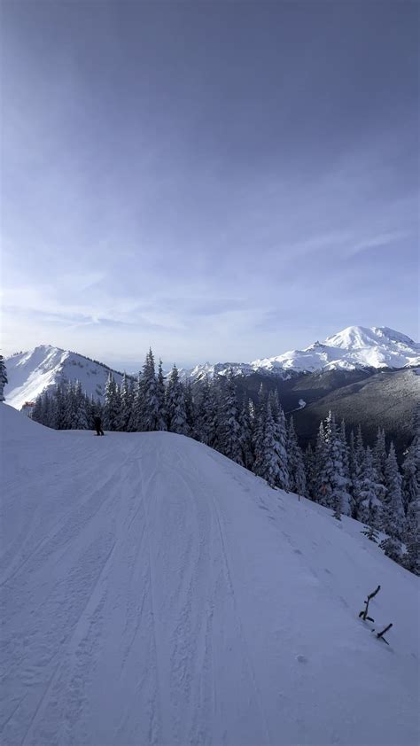 Crystal Mountain Bluebird Day : r/skiing