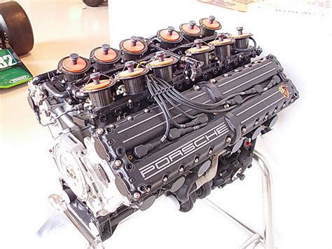 Porsche 為俄羅斯總統座駕研發 V12 渦輪引擎 ： 香港第一車網 Car1.hk