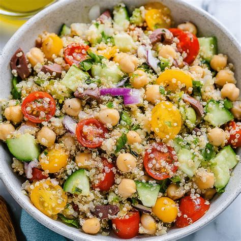 Quinoa Chickpea Salad