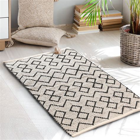 Diamond and Chevron Pattern Cotton Rug – Sashaaworld