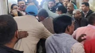 रिश्वत लेते रंगेहाथ गिरफ्तार हुआ PDA कर्मचारी, एंटी करप्शन टीम ने दबोचा ...