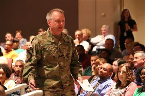 AMCOM Town Hall Emphasizes Teamwork Behind Unified Action | Article ...