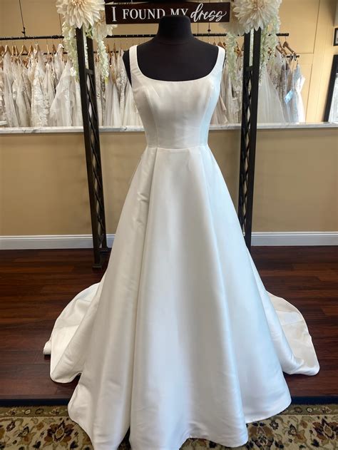 Featured Wedding Dress: Stella York Style 7501 - Darianna Bridal & Tuxedo PA | Wedding Dresses ...