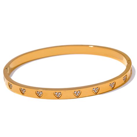 Heart Studded Gold Bangle – Iruki