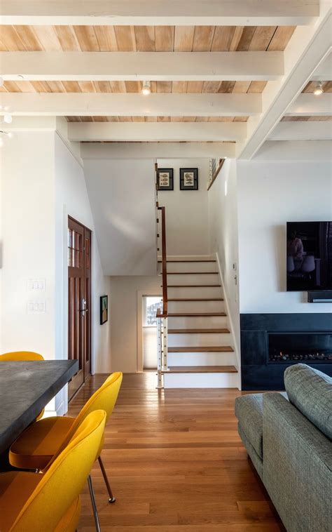 Street Small Commercial House 的图像结果