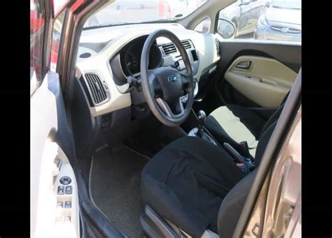 2014 Kia Rio - Interior Front View - Automobilico