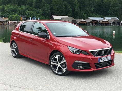 Refreshed Peugeot 308 hatch ready to pounce by CAR Magazine