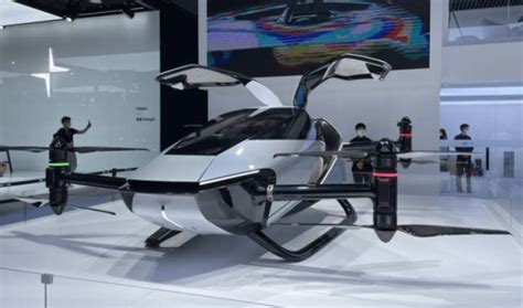 小鹏飞行汽车完成海外公开首飞 预计2024年正式量产