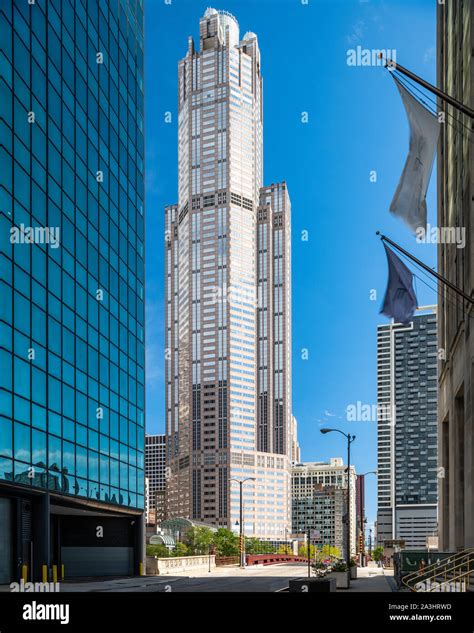 311 South Wacker Drive designed by Kohn Pedersen Fox Stock Photo - Alamy