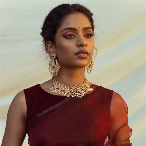 Anira Handmade Silver Necklace with Cut Stones – DivasMantra Chennai