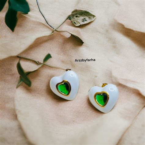 Luxe Heart Shaped Studs Earring – Arzzbyfarha