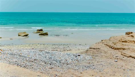 10 Most Beautiful Beaches To Visit in Doha - lifeberrys.com