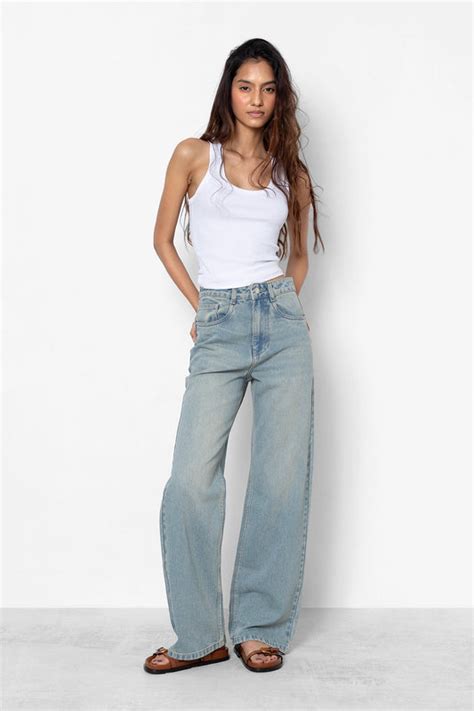 Straight Fit