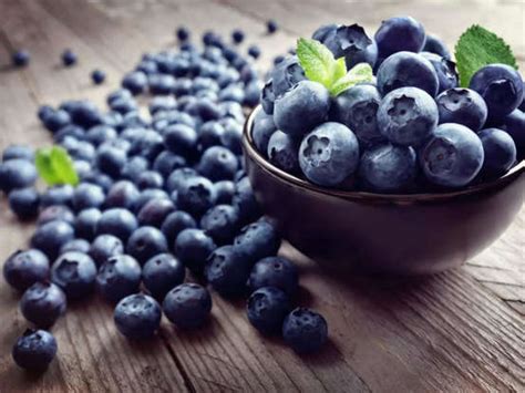 15 foods that slow down aging naturally