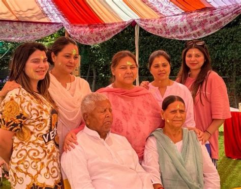 RJD chief Lalu Prasad Yadav celebrates Holi with family
