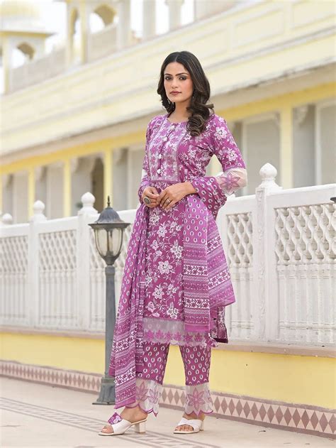 Buy Latest Indian ethnic wear & dresses for women/ladies – Yufta Store