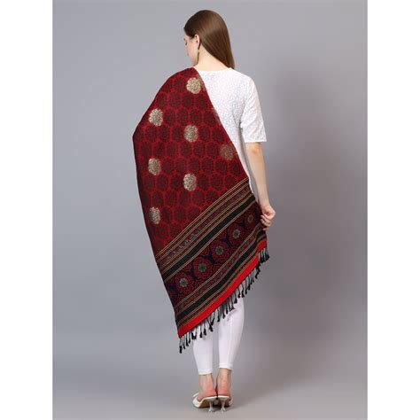 Buy Mizash Women Fine Wool Ethnic Weave with Merallic Zari Stole - Red ...