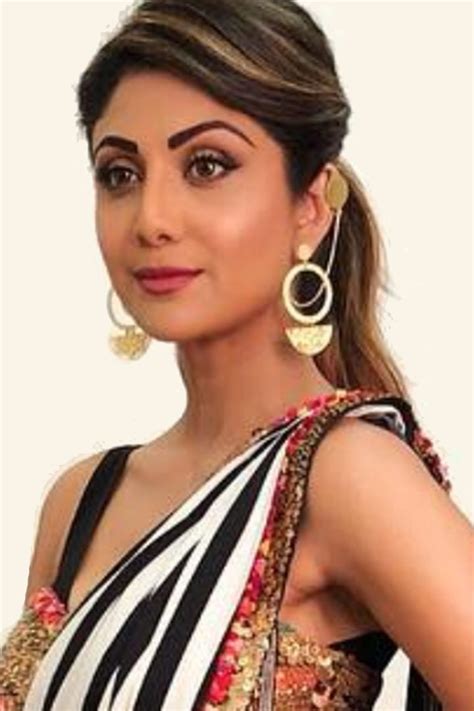 What Shilpa Shetty Kundra and Pooja Hegde wore on 15/01/2018 | Vogue India