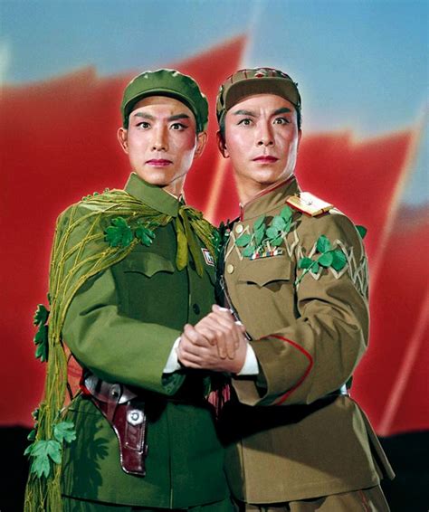 Северокорейские воены (тамошний спектакль на военную тему, начало 70-х ...