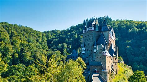 Download wallpaper 3840x2160 castle, road, forest, trees, sky 4k uhd 16 ...