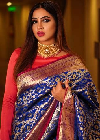 Arshi Khan: Age, Net Worth, Gender, Marriage, Photos, Family, Height ...