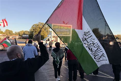 In 'Little Palestine,' crowd cautiously hopeful for ceasefire agreement ...