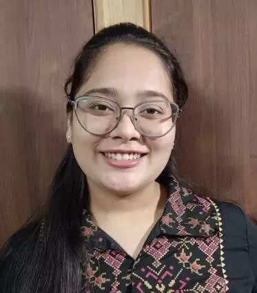 Gauri Manapure becomes chartered accountant