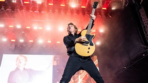 Post Malone brings F-1 Trillion Tour to Hersheypark Stadium | fox43.com