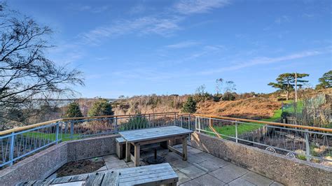 4 Bedroom House Lake Drive, Poole